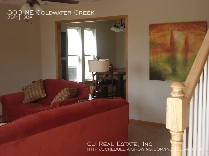 303 Ne Coldwater Creek Dr #303C - Photo 3 of 8