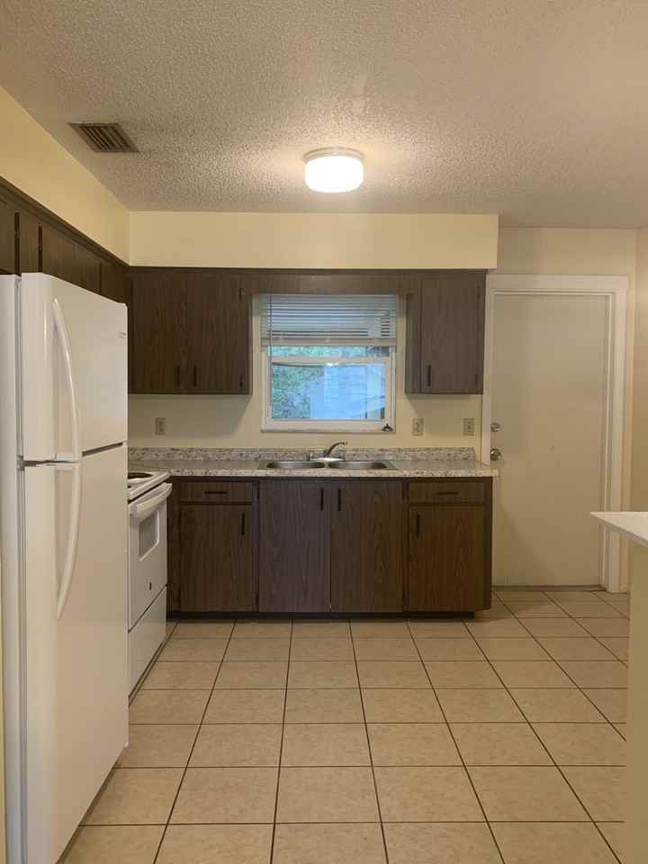 649 Belltower Ave #A - Photo 7 of 10