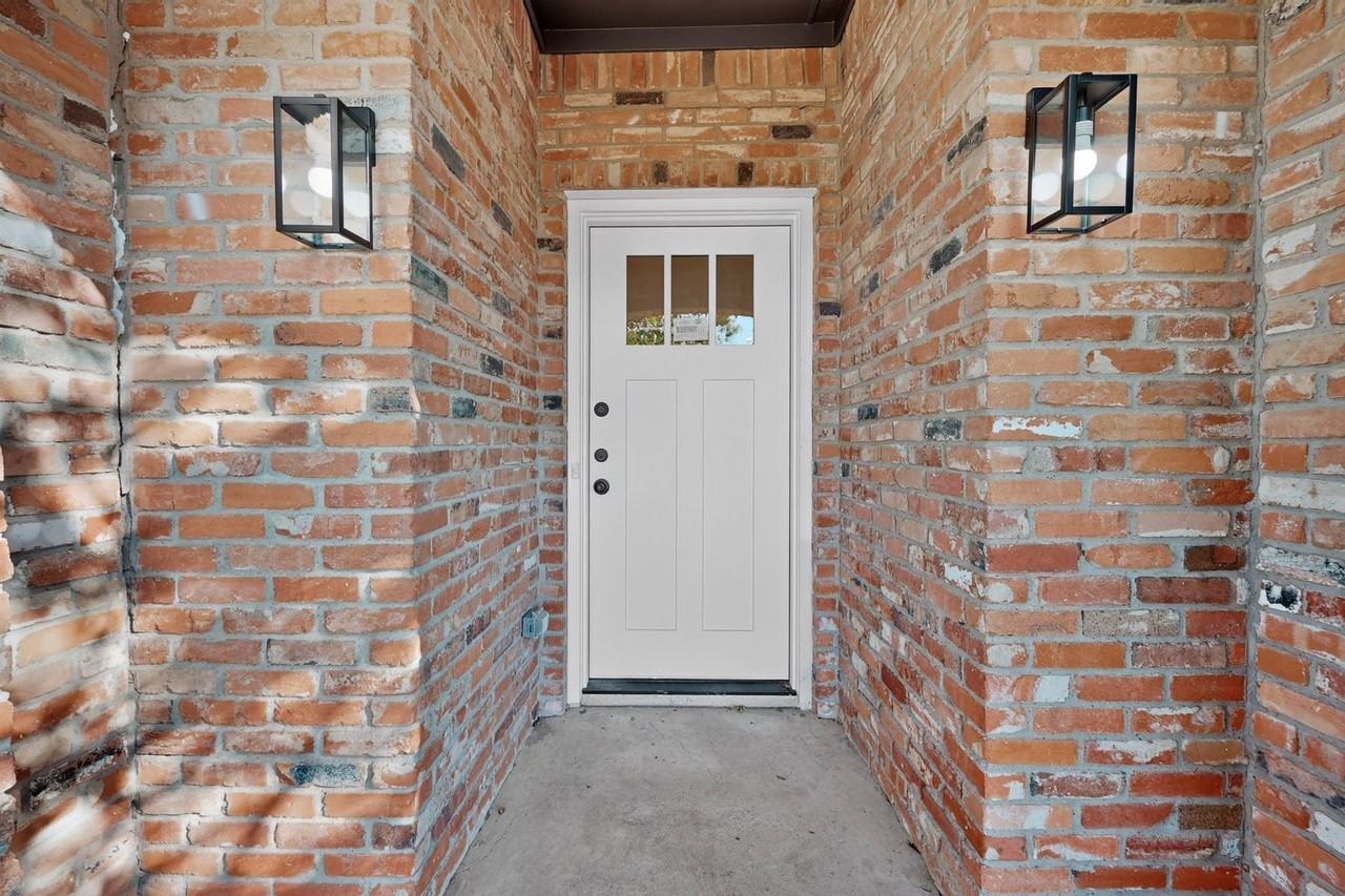 2317 Cliffside Dr - Photo 3 of 50