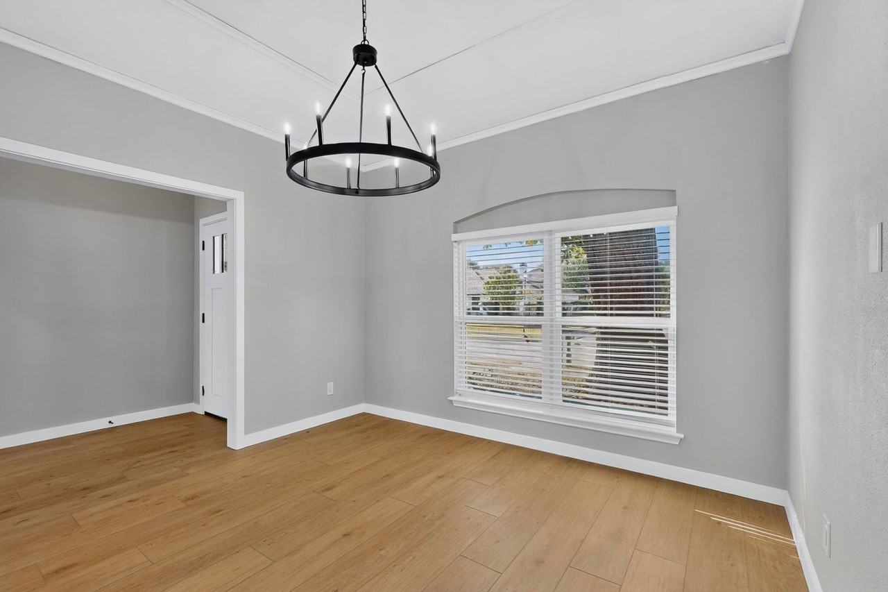 2317 Cliffside Dr - Photo 4 of 50