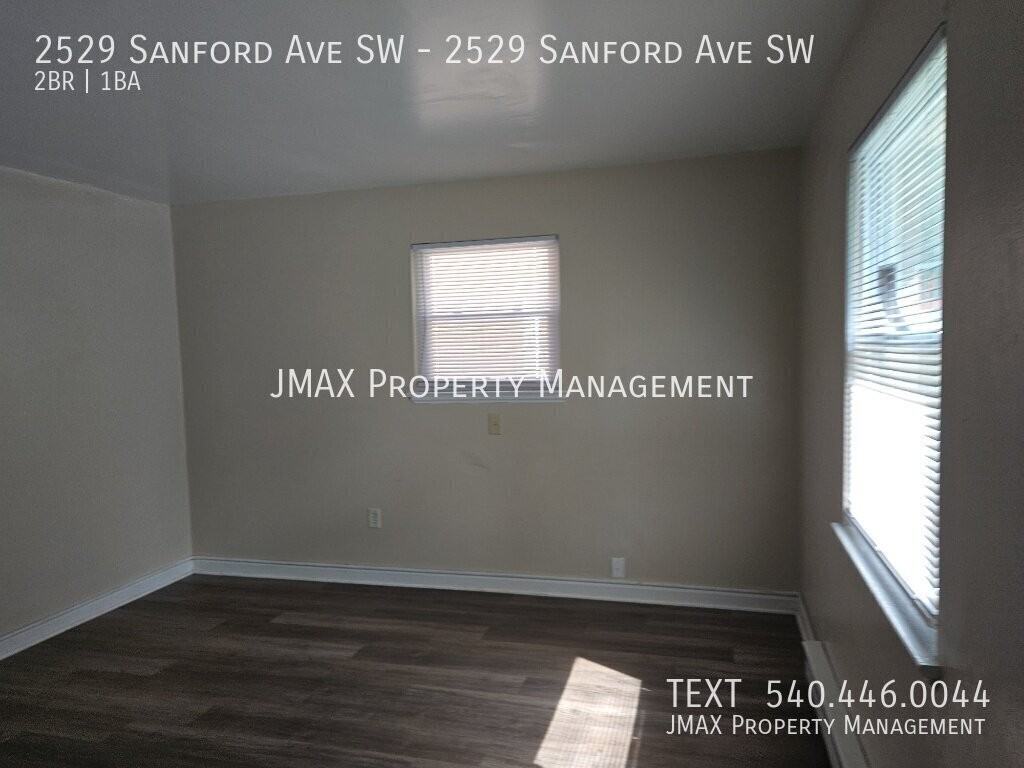 2529 Sanford Ave Sw - Photo 4 of 11