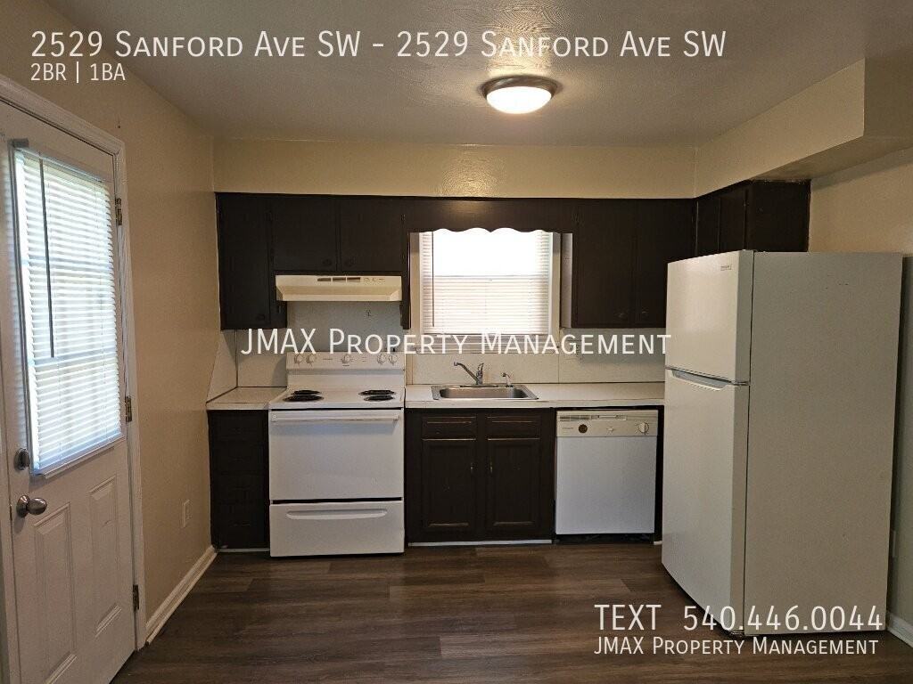 2529 Sanford Ave Sw - Photo 5 of 11