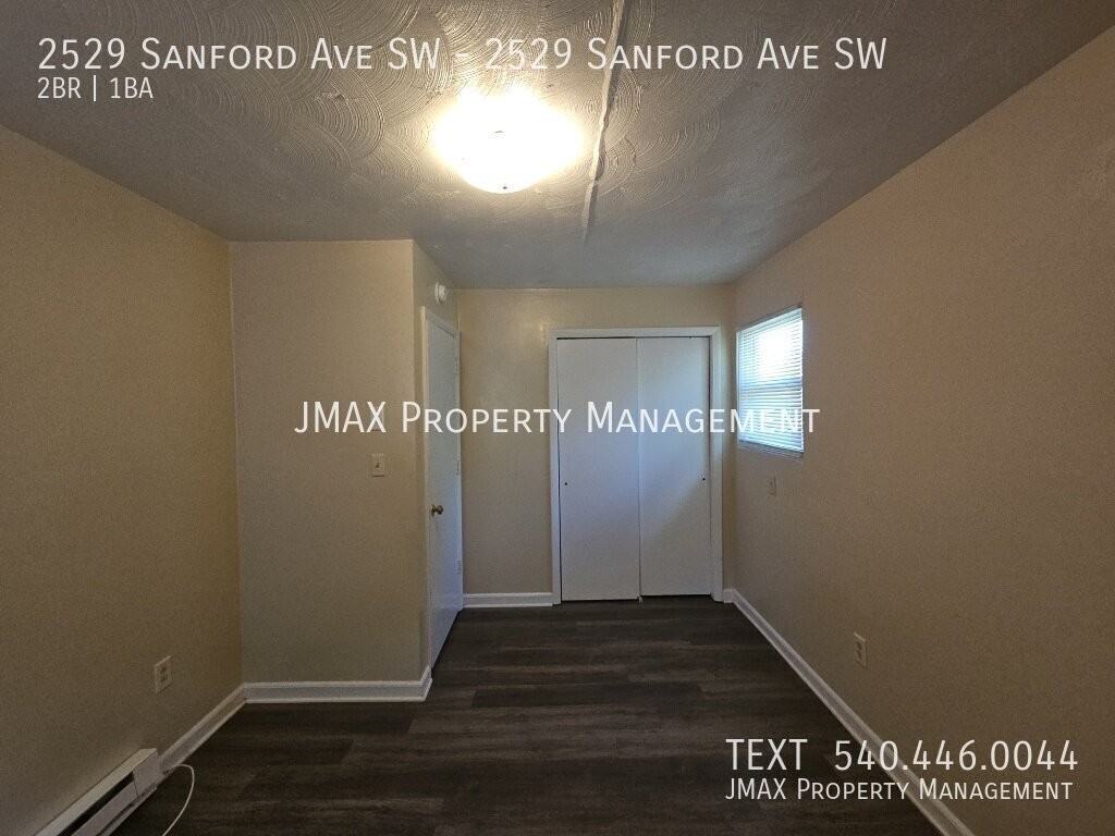 2529 Sanford Ave Sw - Photo 7 of 11
