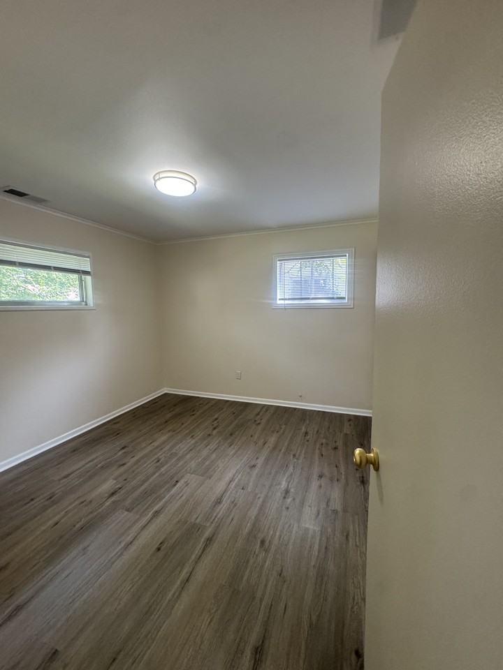 16225 Clifton Park Ave #NA - Photo 7 of 13