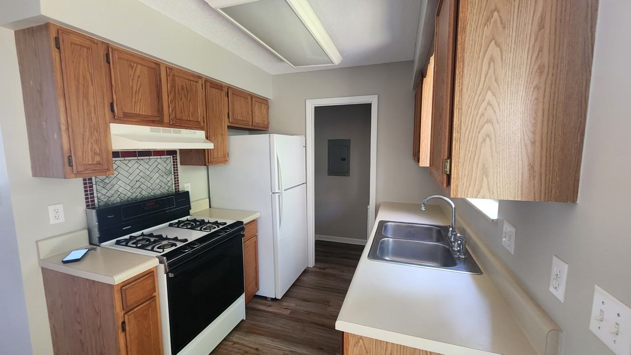 123 Gail Ln #4 - Photo 2 of 22