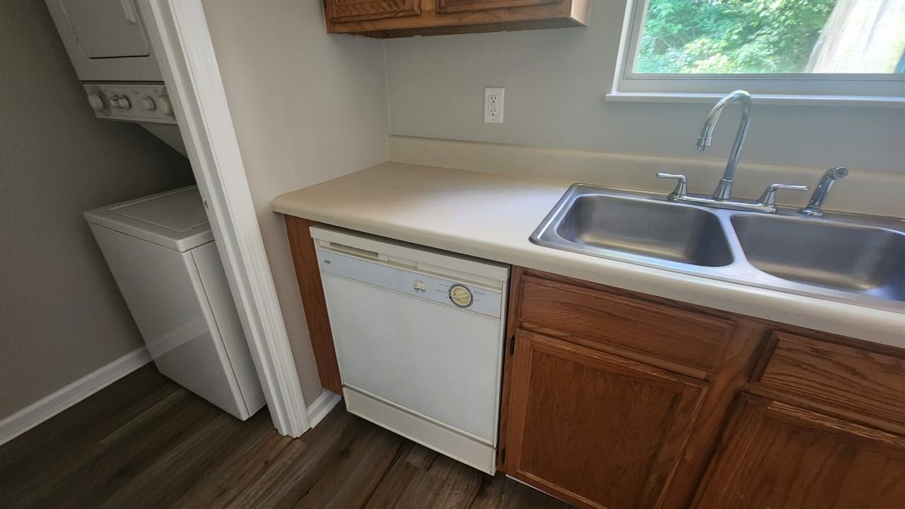 123 Gail Ln #4 - Photo 6 of 22