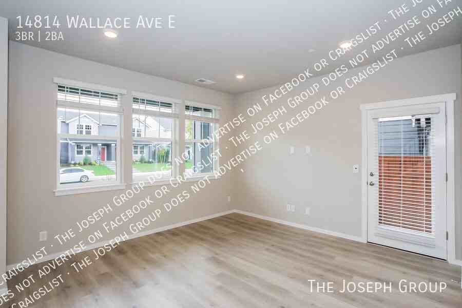 14814 Wallace Ave E - Photo 3 of 32