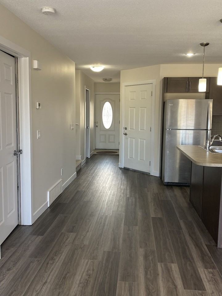 500 - 500 Grove Dr W - Photo 3 of 13