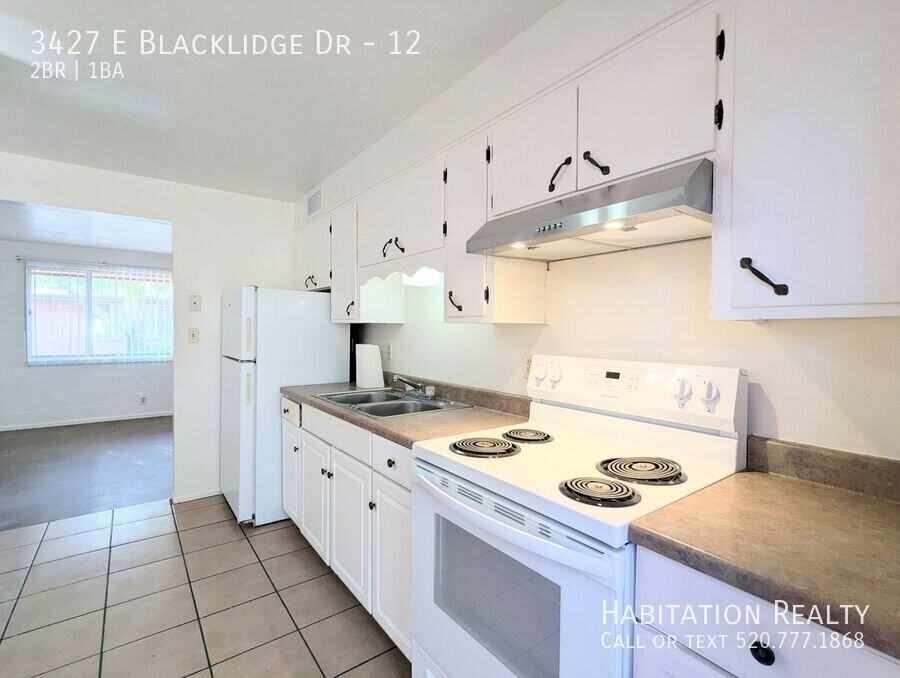 3427 E Blacklidge Dr #12 - Photo 2 of 14