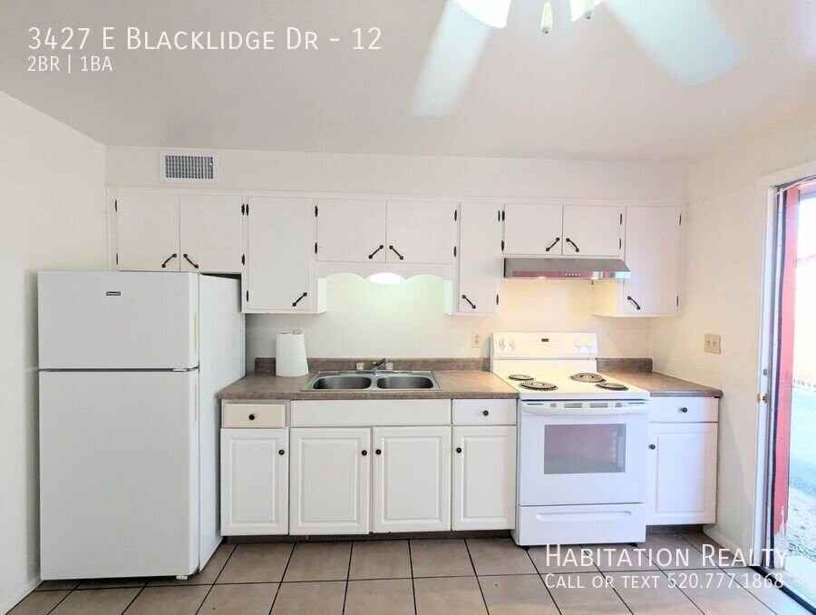 3427 E Blacklidge Dr #12 - Photo 3 of 14