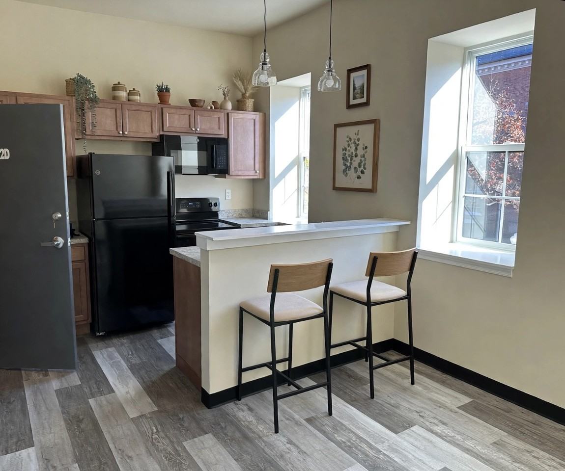 22 S Duke St #2D - Photo 4 of 6