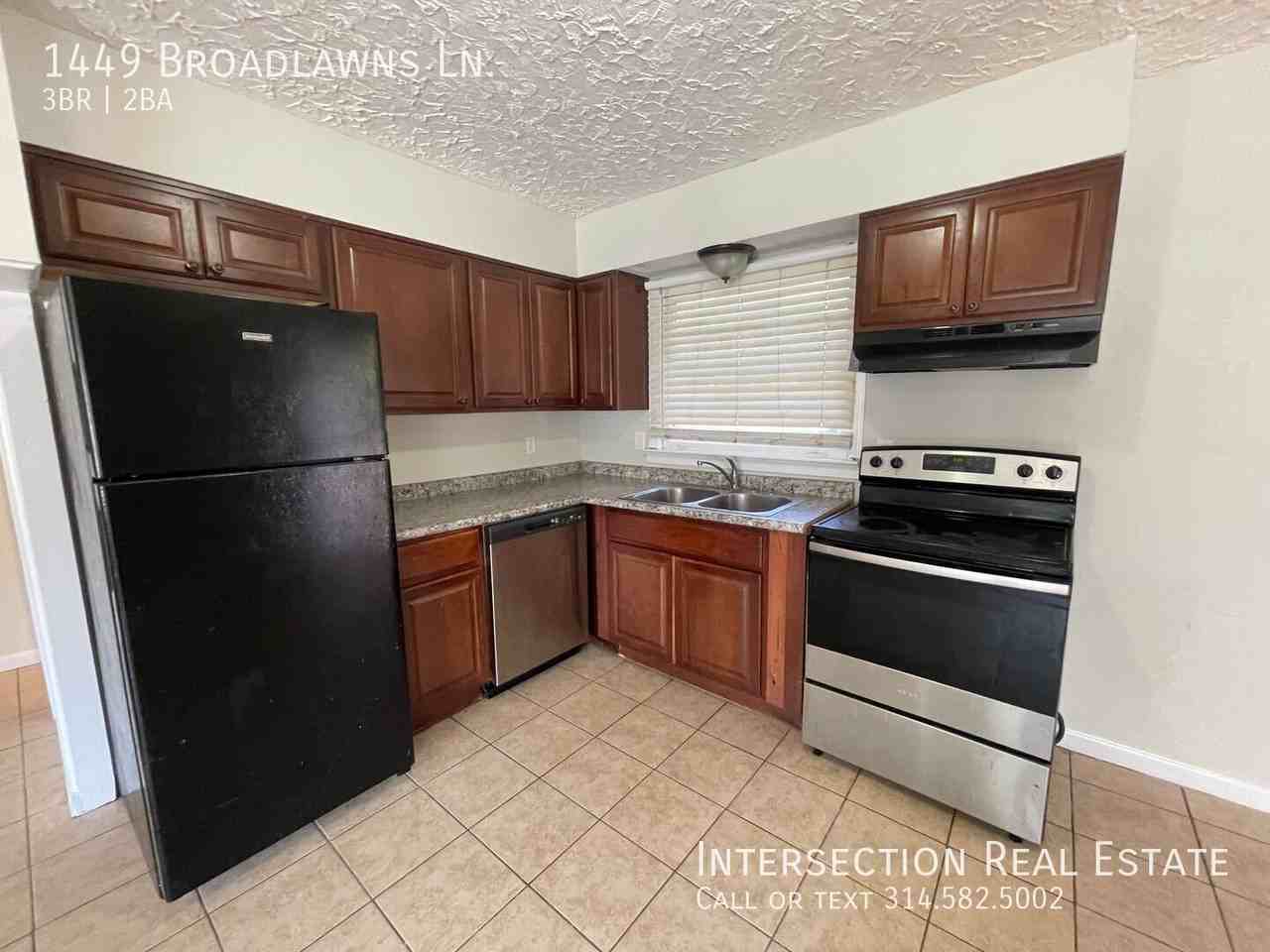 1449 Broadlawns Ln - Photo 6 of 15