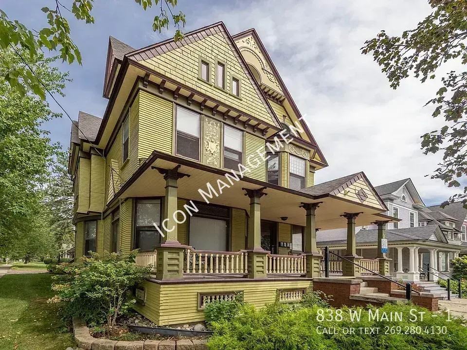 838 W Main St #1
