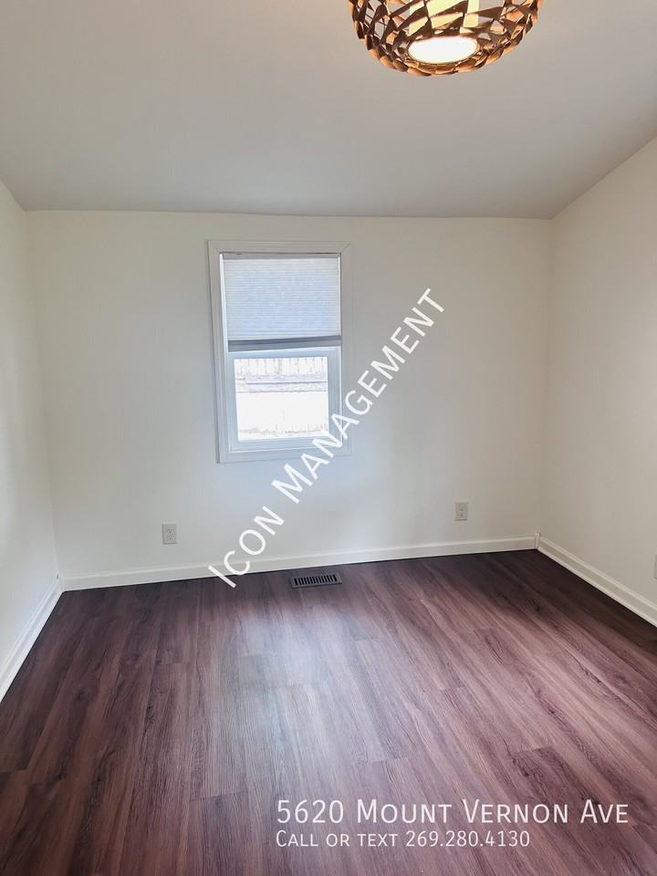 5620 Mount Vernon Ave - Photo 7 of 16