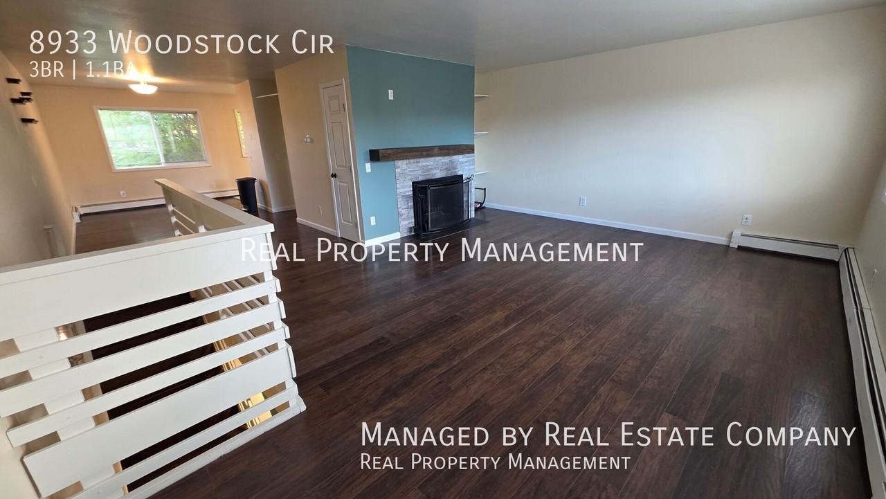 8933 Woodstock Cir - Photo 5 of 24
