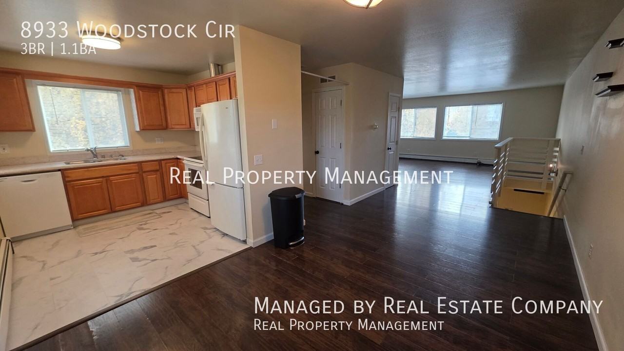 8933 Woodstock Cir - Photo 7 of 24