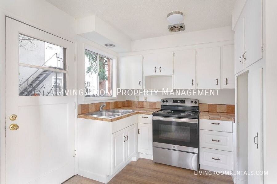 8609 N Leonard St - Photo 5 of 14