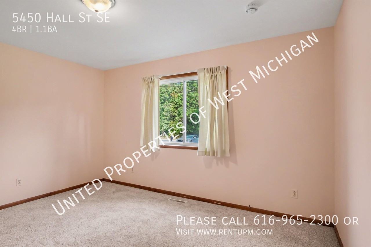 5450 Hall St Se - Photo 7 of 19