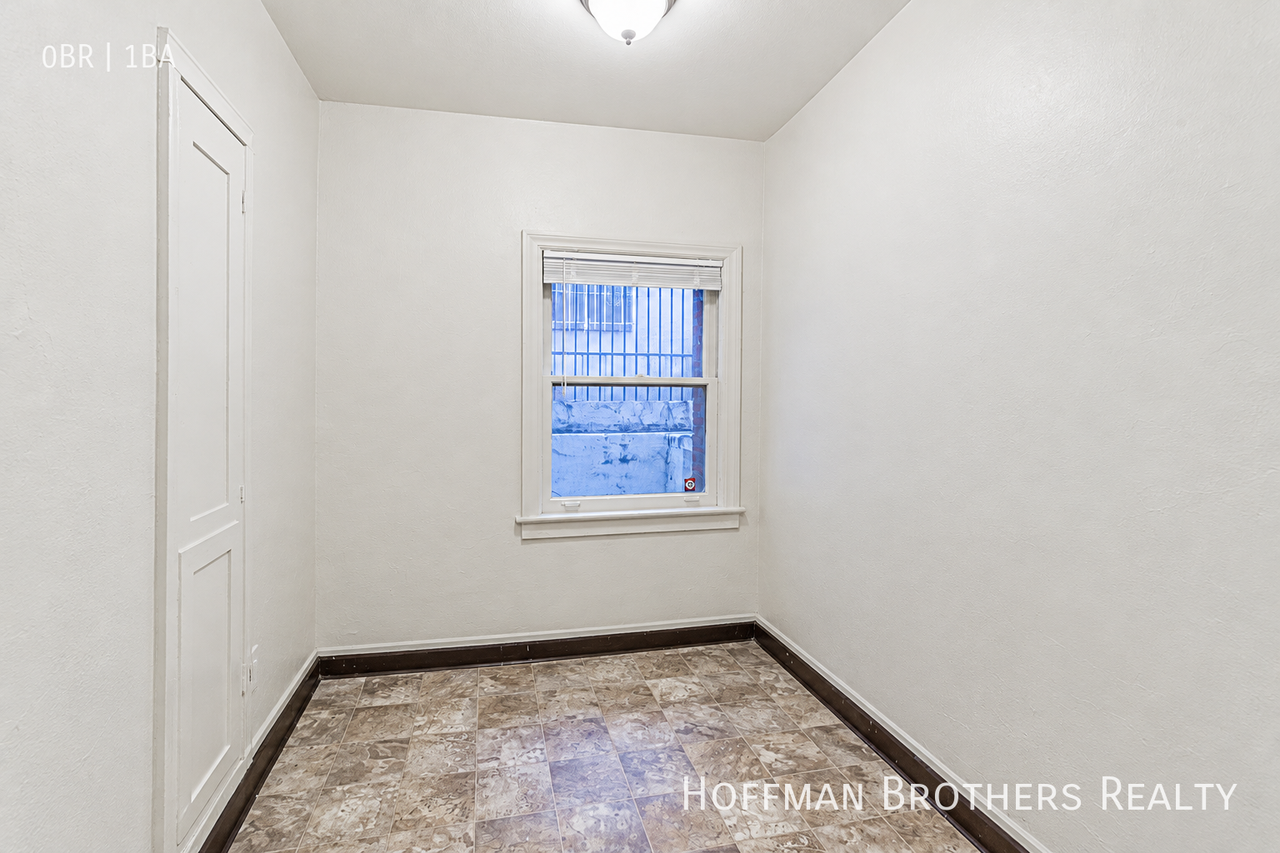 450 S Kenmore Ave #311 - Photo 5 of 7