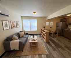 featured image of 114 W Chestnut St #2E