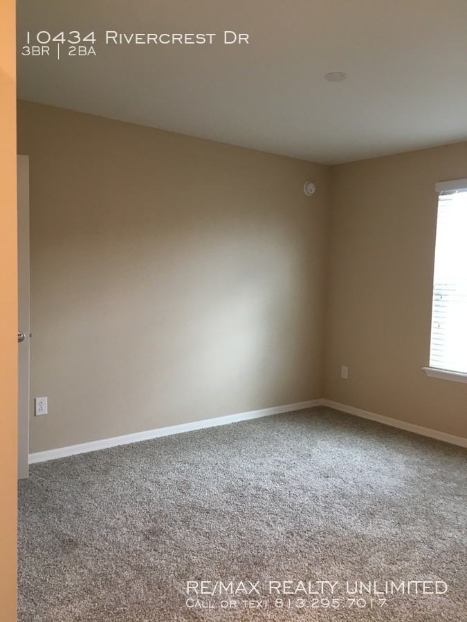 10434 Rivercrest Dr - Photo 3 of 17