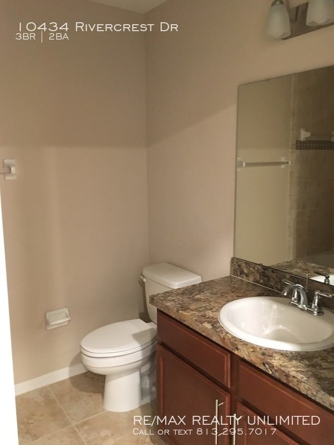 10434 Rivercrest Dr - Photo 5 of 17