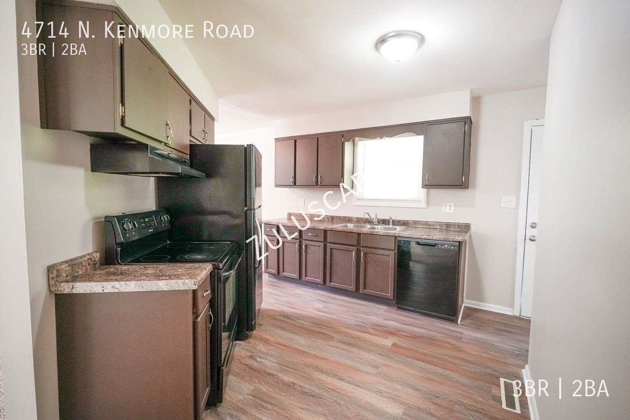 4714 N Kenmore Rd - Photo 4 of 22