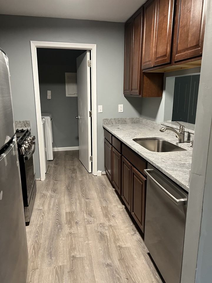 17 Cheshire Dr #17 - Photo 5 of 18