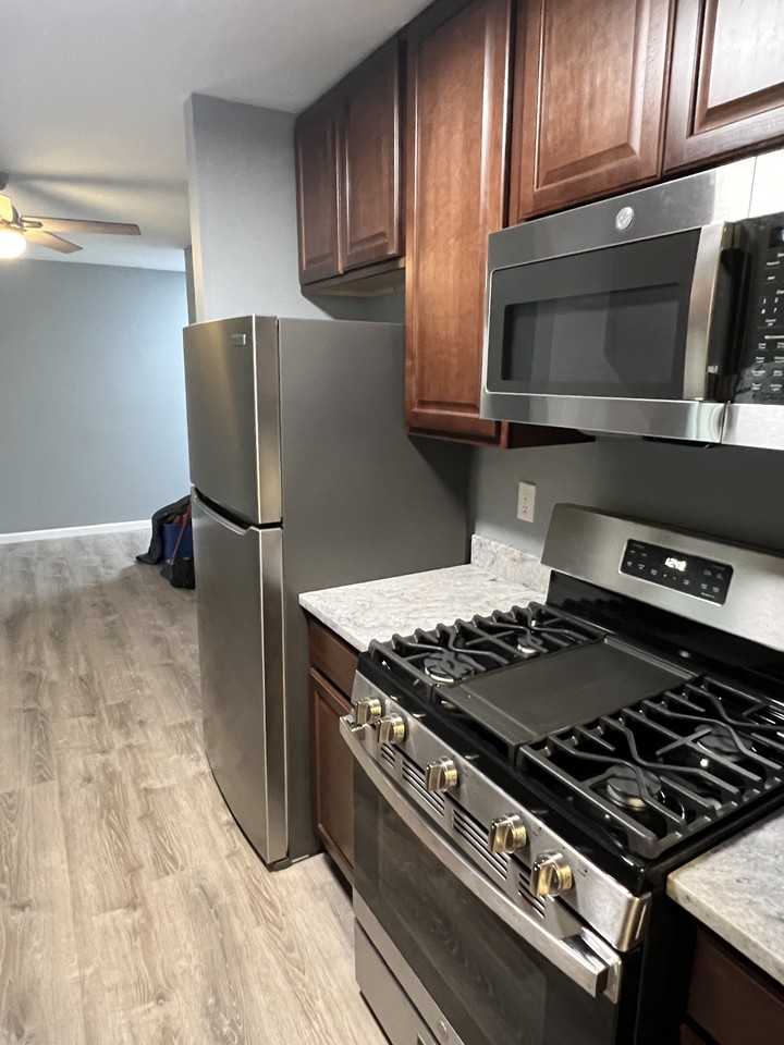 17 Cheshire Dr #17 - Photo 7 of 18