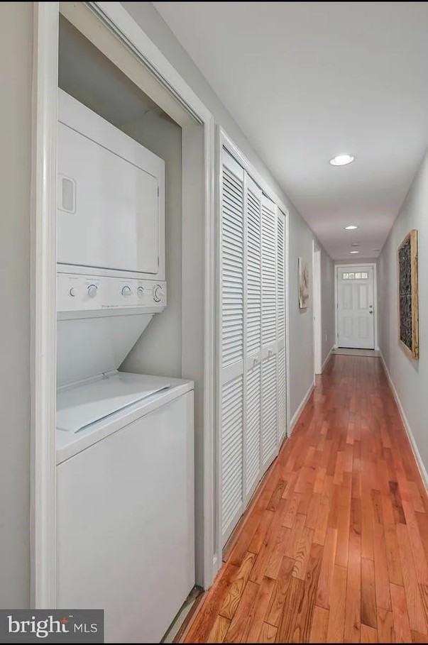 1952 3rd St Ne #201 - Photo 4 of 14