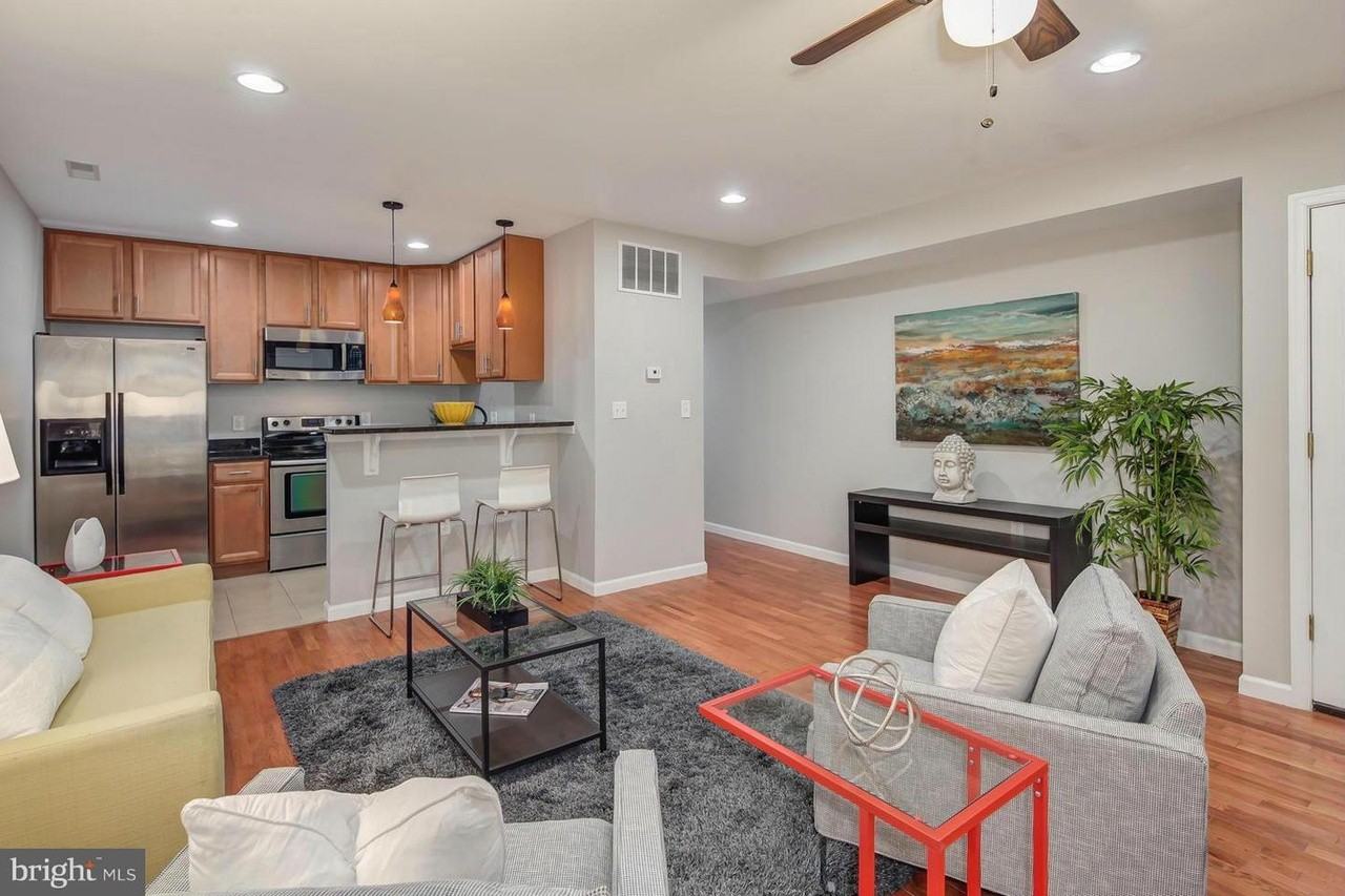 1952 3rd St Ne #201 - Photo 5 of 14