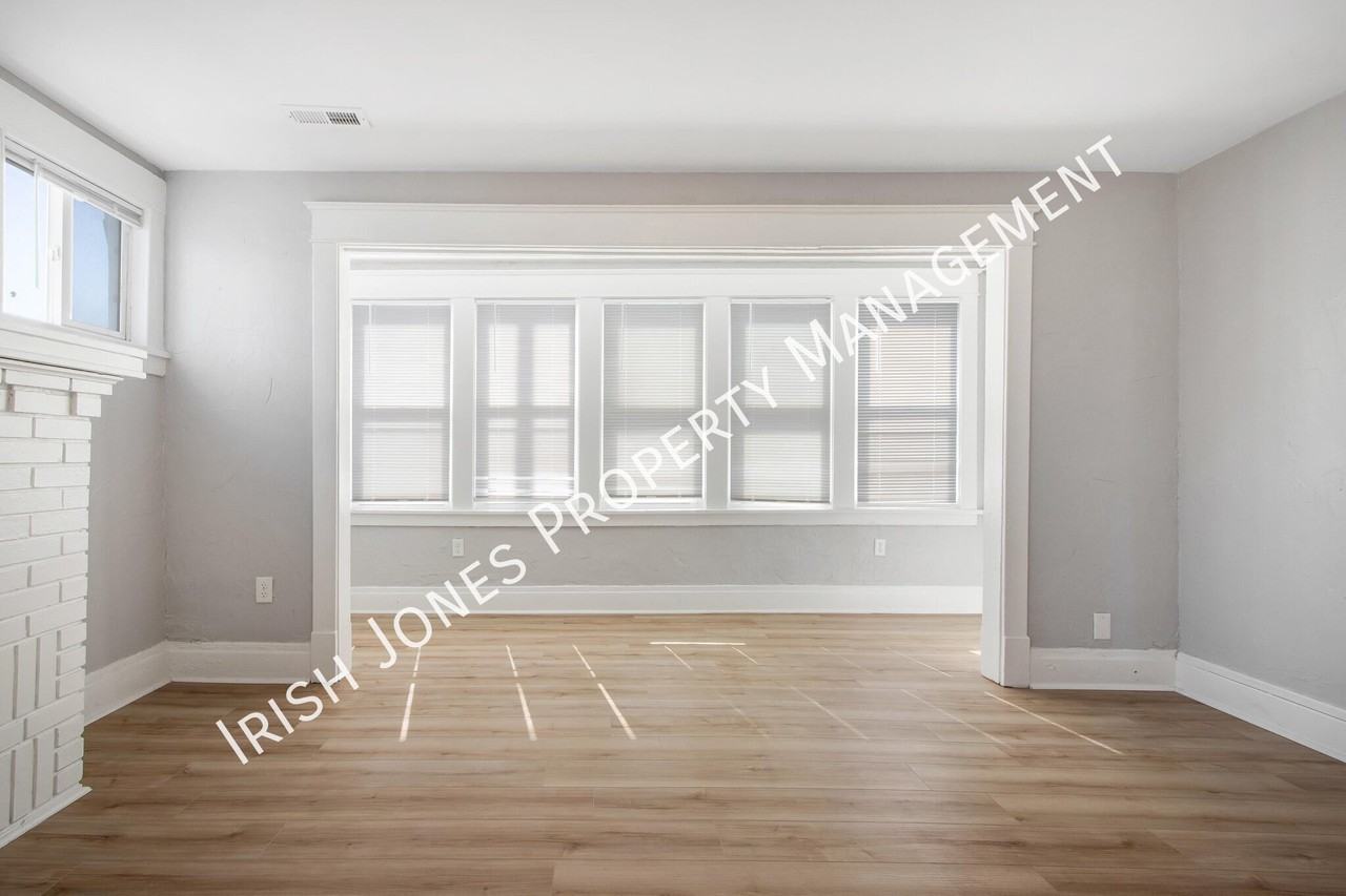944 E Lovejoy St #REAR - Photo 2 of 19