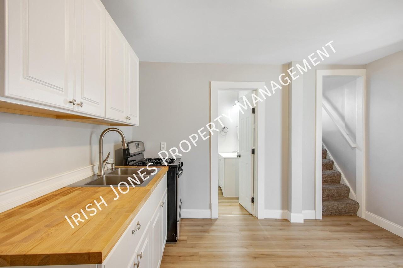 944 E Lovejoy St #REAR - Photo 5 of 19