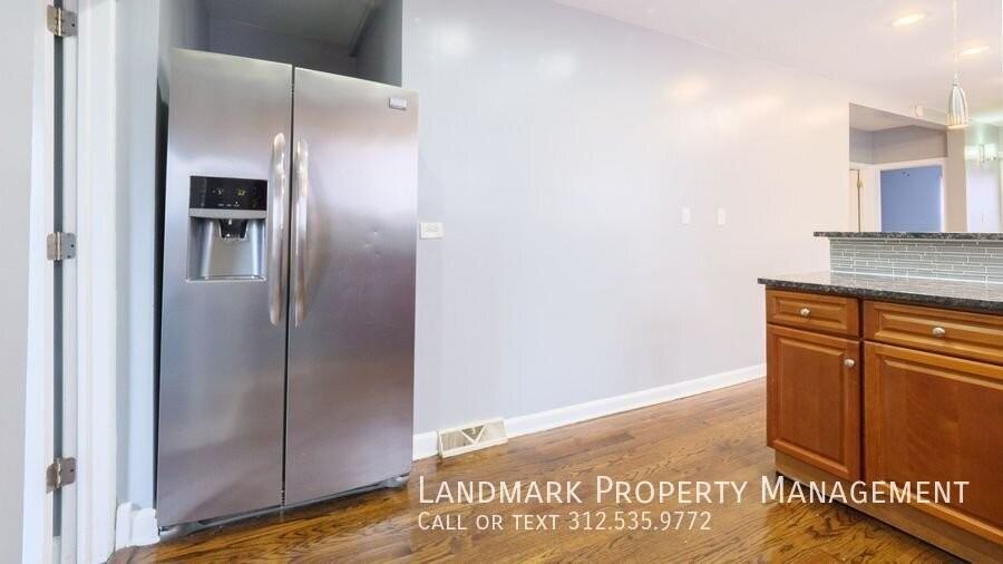 9521 S Yale Ave - Photo 3 of 38