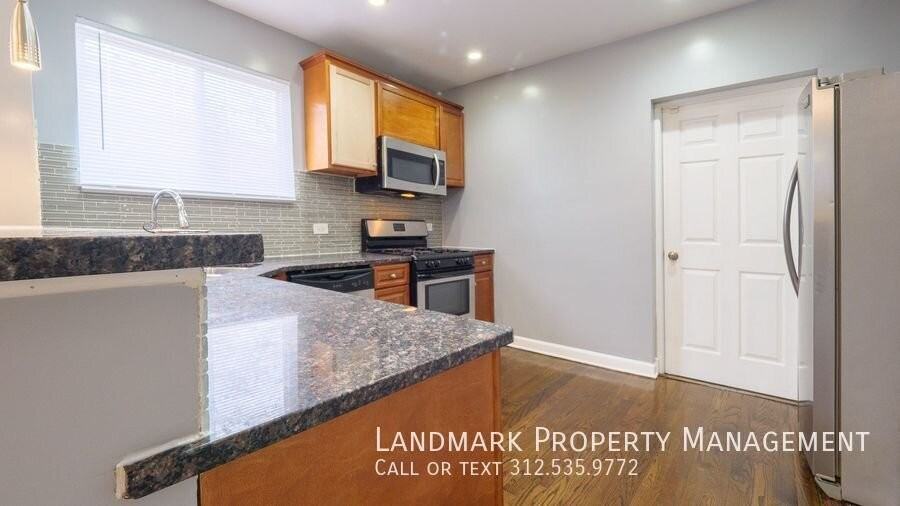 9521 S Yale Ave - Photo 4 of 38
