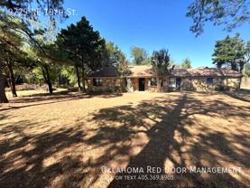 9729 Ne 10th St - Photo 1 of 1