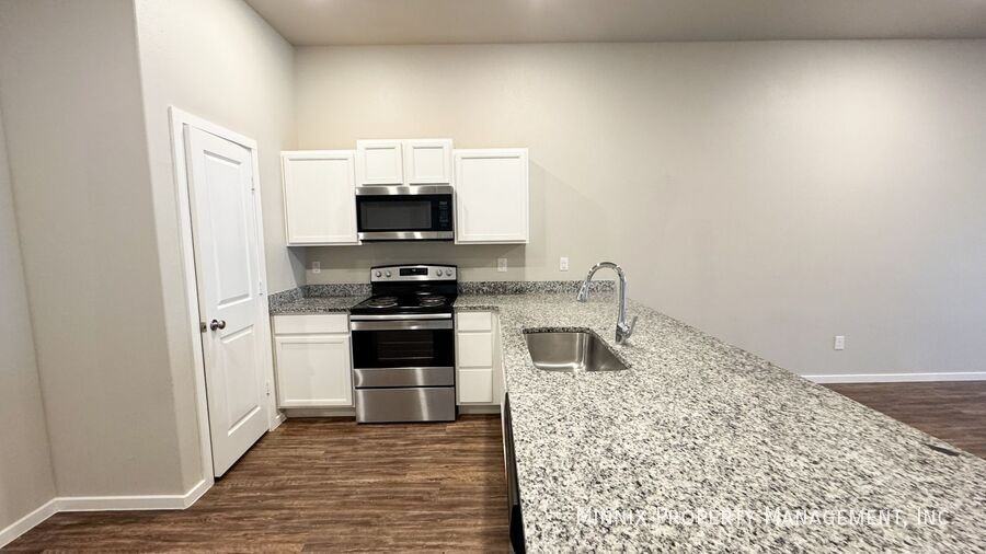 2107 Langford Ave #B - Photo 5 of 26