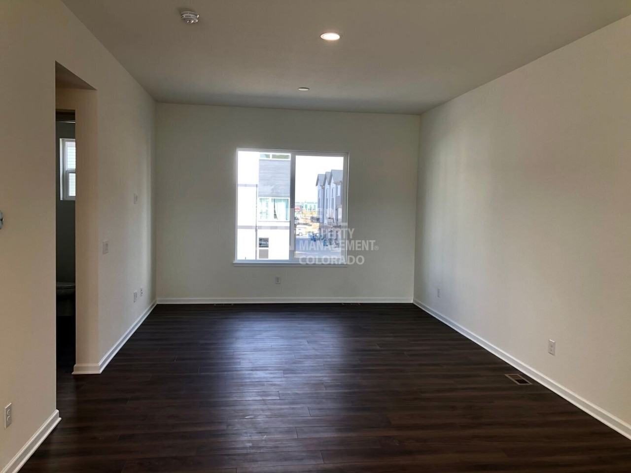 5070 Ward Rd - Photo 4 of 26