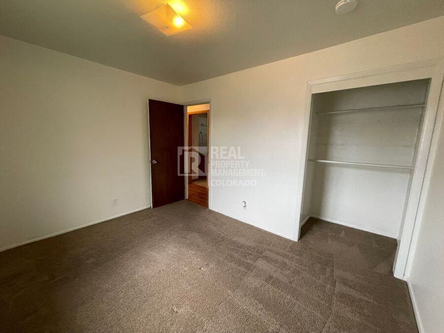 1620 Main St - Photo 6 of 13