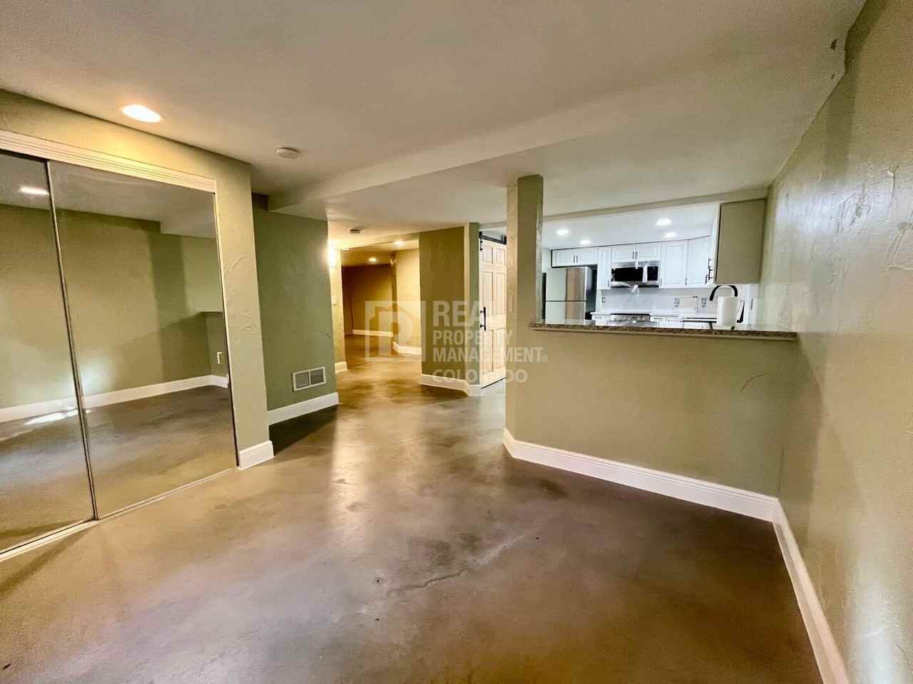 2952 E Fremont Dr - Photo 3 of 12
