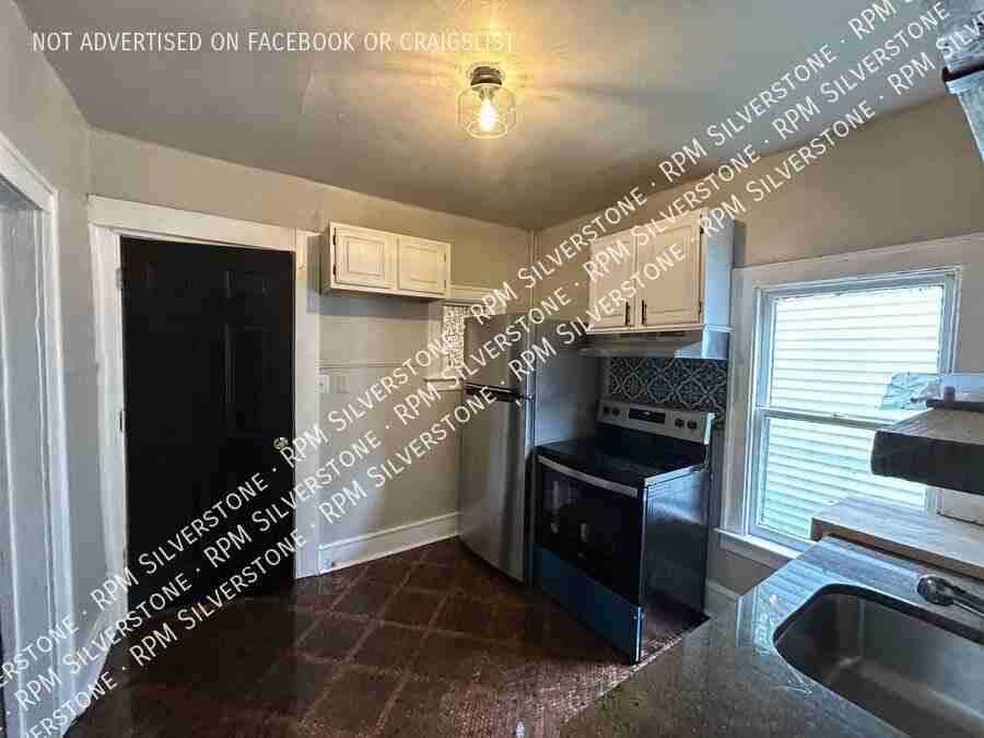 50 W Bernhard Ave - Photo 4 of 18