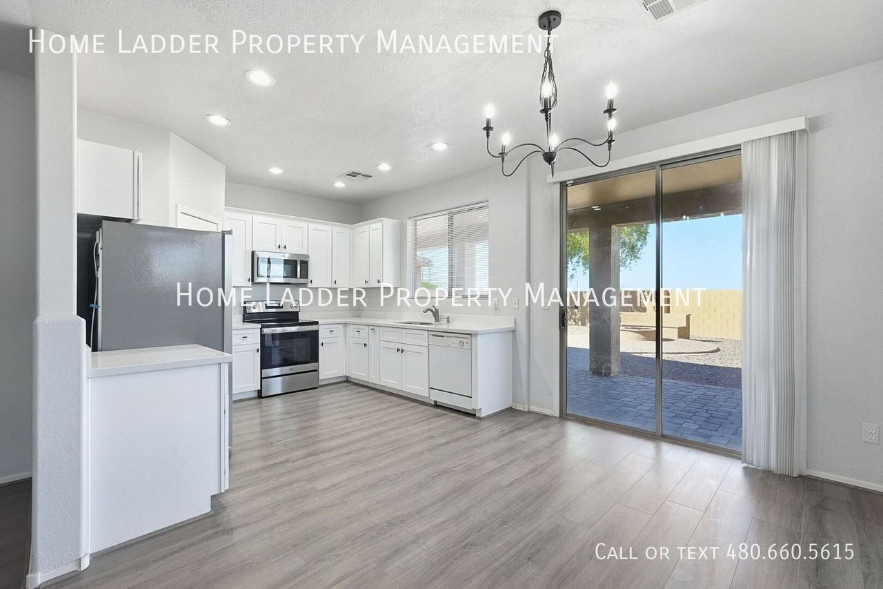 36634 W Barcelona Ln - Photo 3 of 24