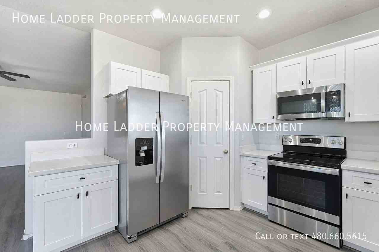 36634 W Barcelona Ln - Photo 6 of 24