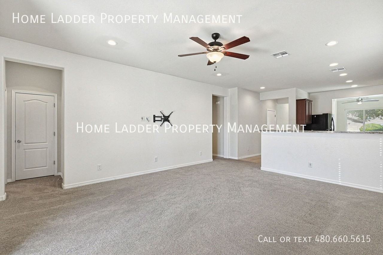 41181 W Barcelona Dr - Photo 5 of 28