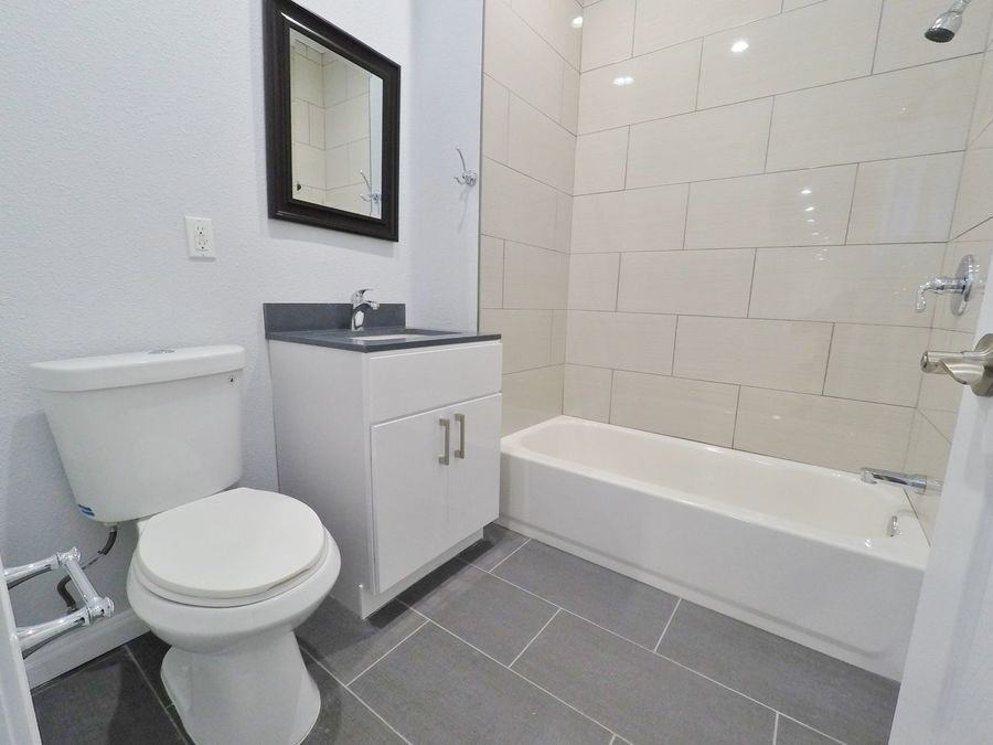 608 22nd St - Photo 3 of 7