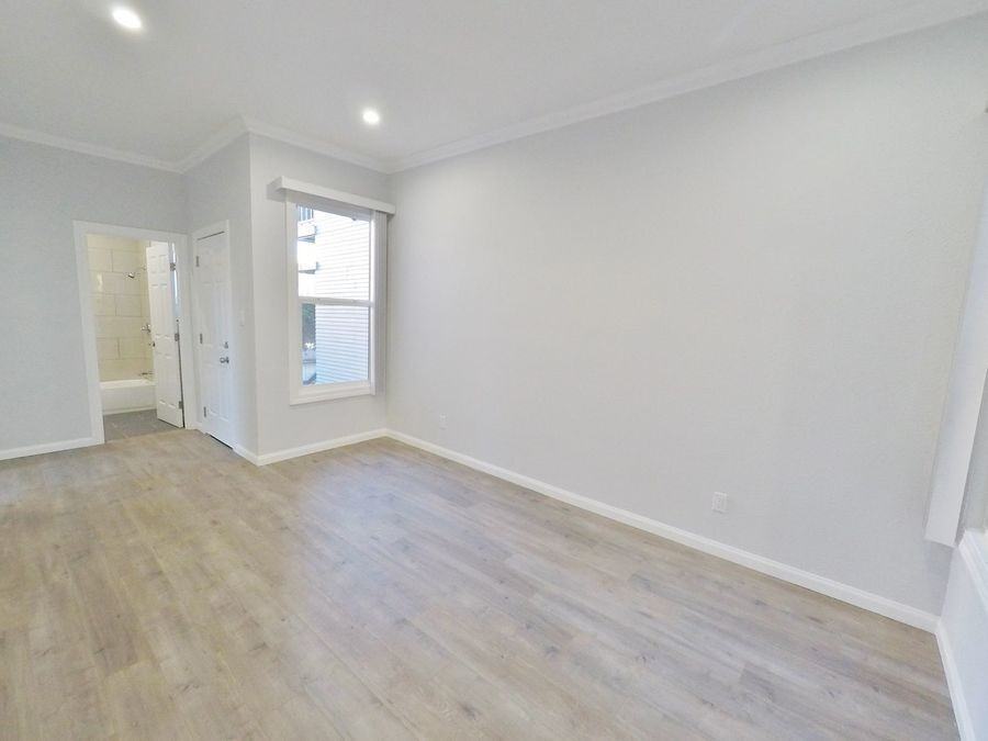 608 22nd St - Photo 4 of 7