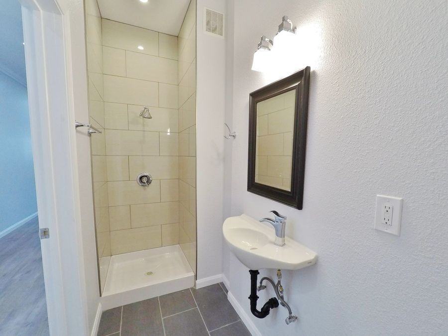 608 22nd St - Photo 5 of 7