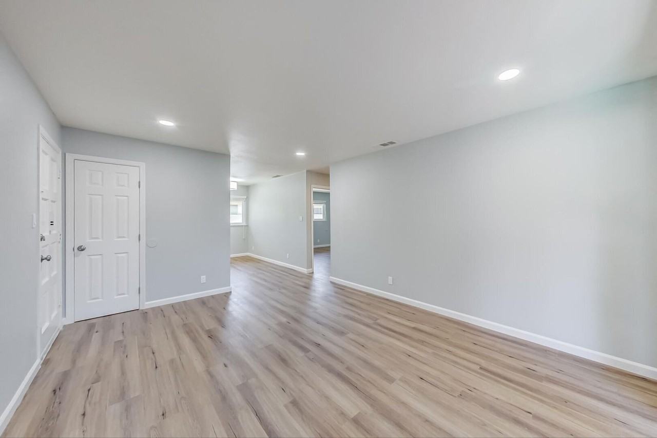 300 Franciscan Ct #17 - Photo 6 of 30