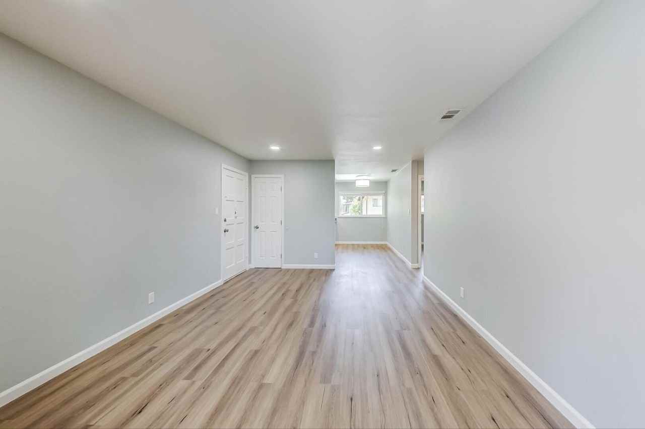 300 Franciscan Ct #17 - Photo 7 of 30