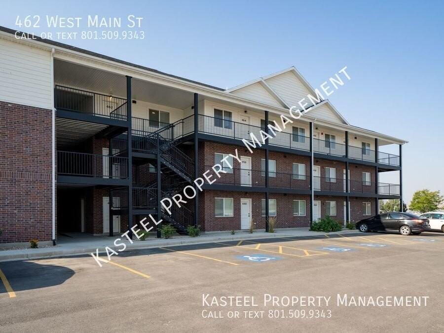 462 W Main St - Photo 2 of 30